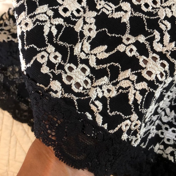 Cabi lace skirt - Picture 4 of 4